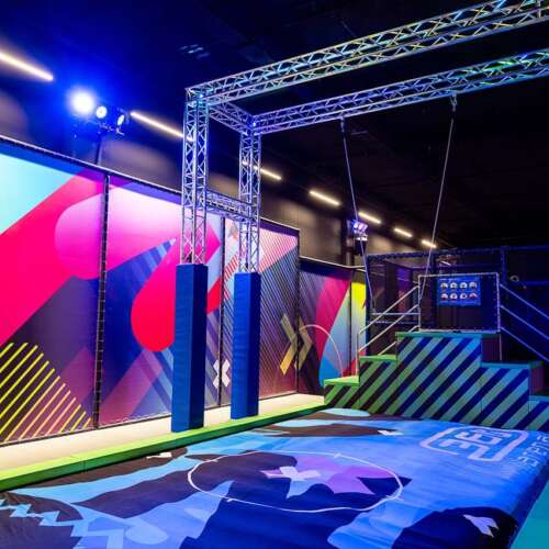 Trapeze with airbag trampoline park ELI Play