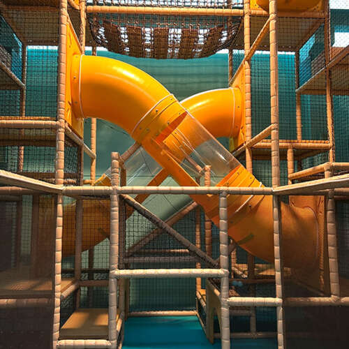 ELI Play Hersteller Indoorspielplatz Sinsheim Fern und Funkel