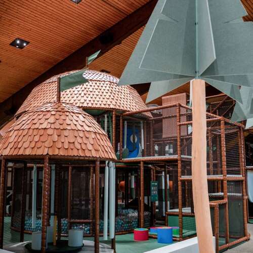 Indoor Spielplatz in Naturfarben Vier Jahreszeiten ELI Play