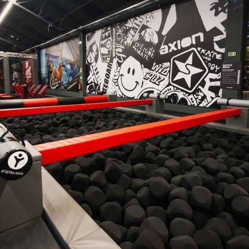 Ninja course and foam pit trampoline park Jump Yard Matosinhos ELI Play
