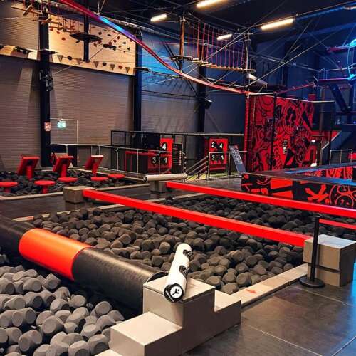 Trampoline park Battle Beam Slackline and Ninja Course